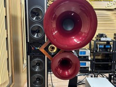 声学发烧友的终极狂欢！千年鸟道双 18 寸木质号角音箱